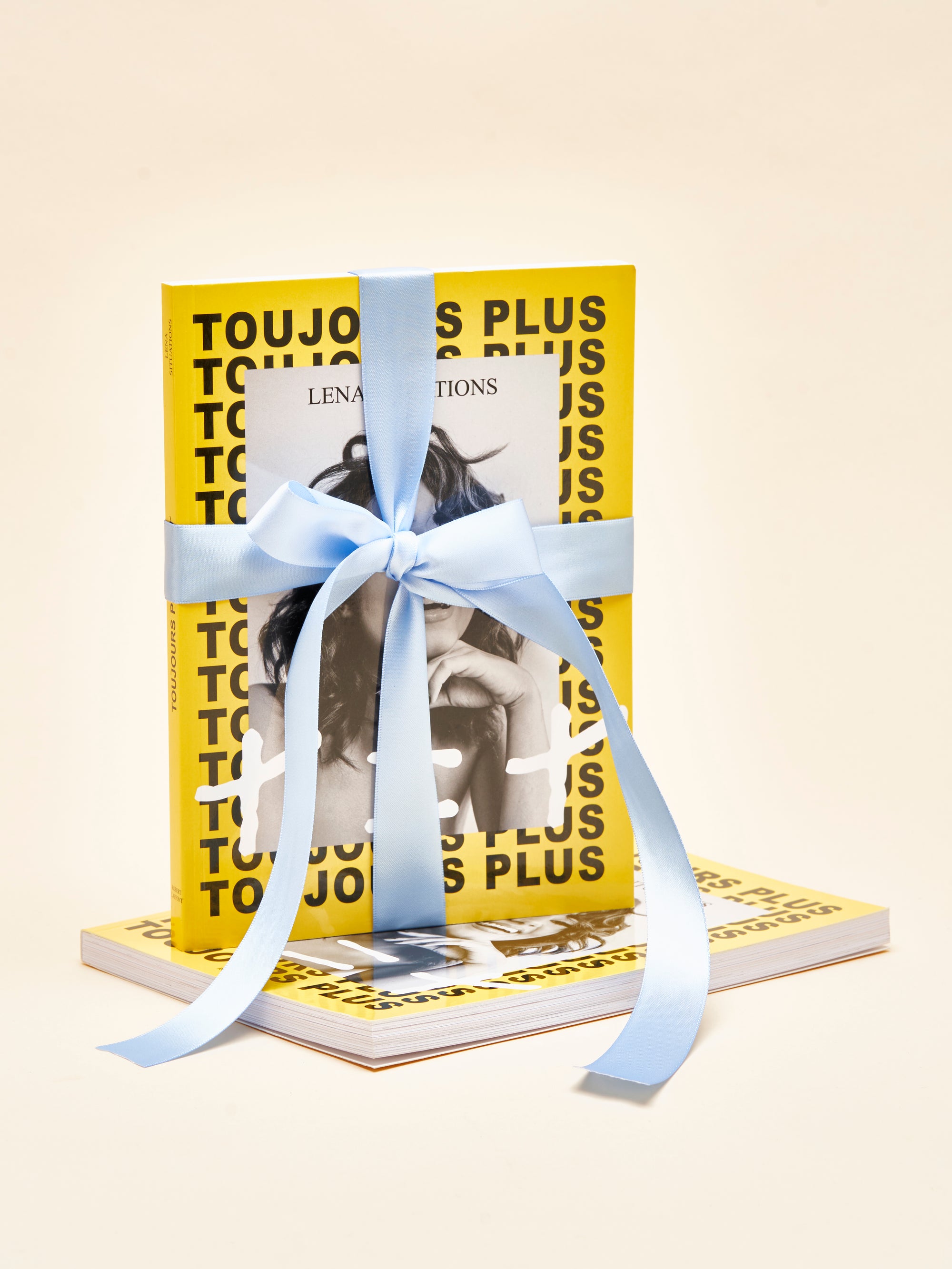Livre "Toujours Plus"