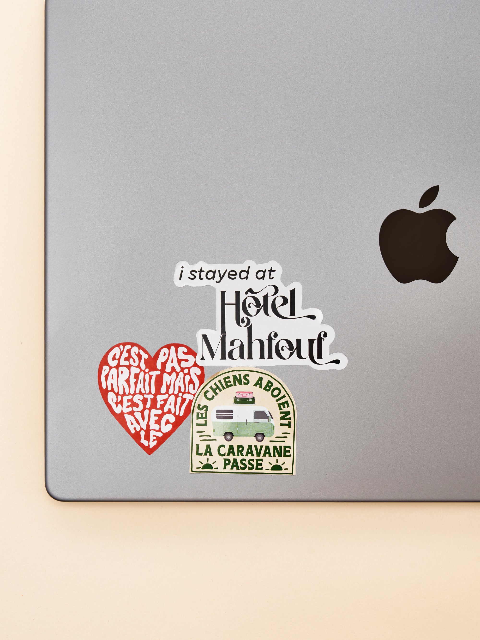Sticker "C'est pas parfait"