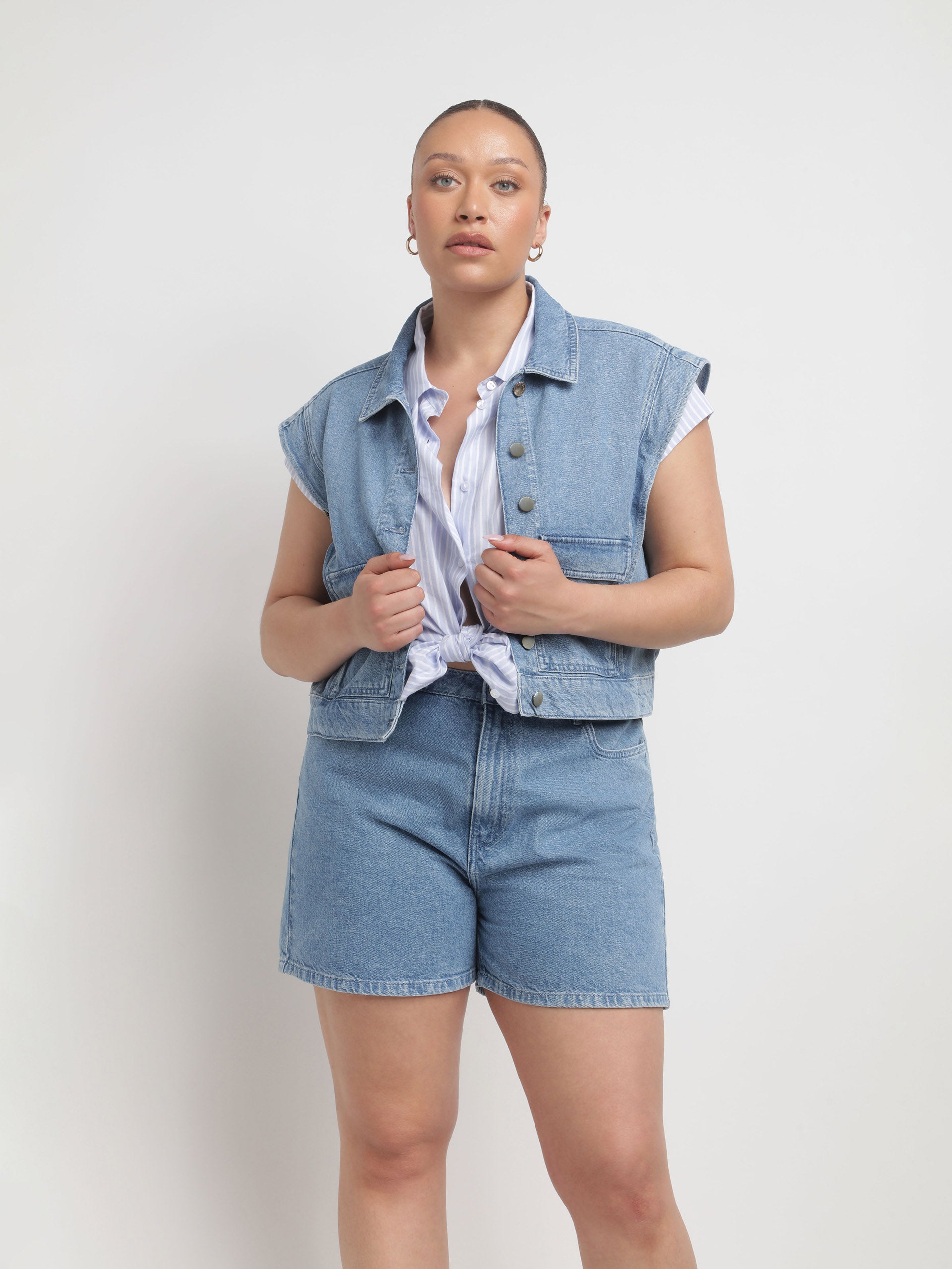 Short Alosta